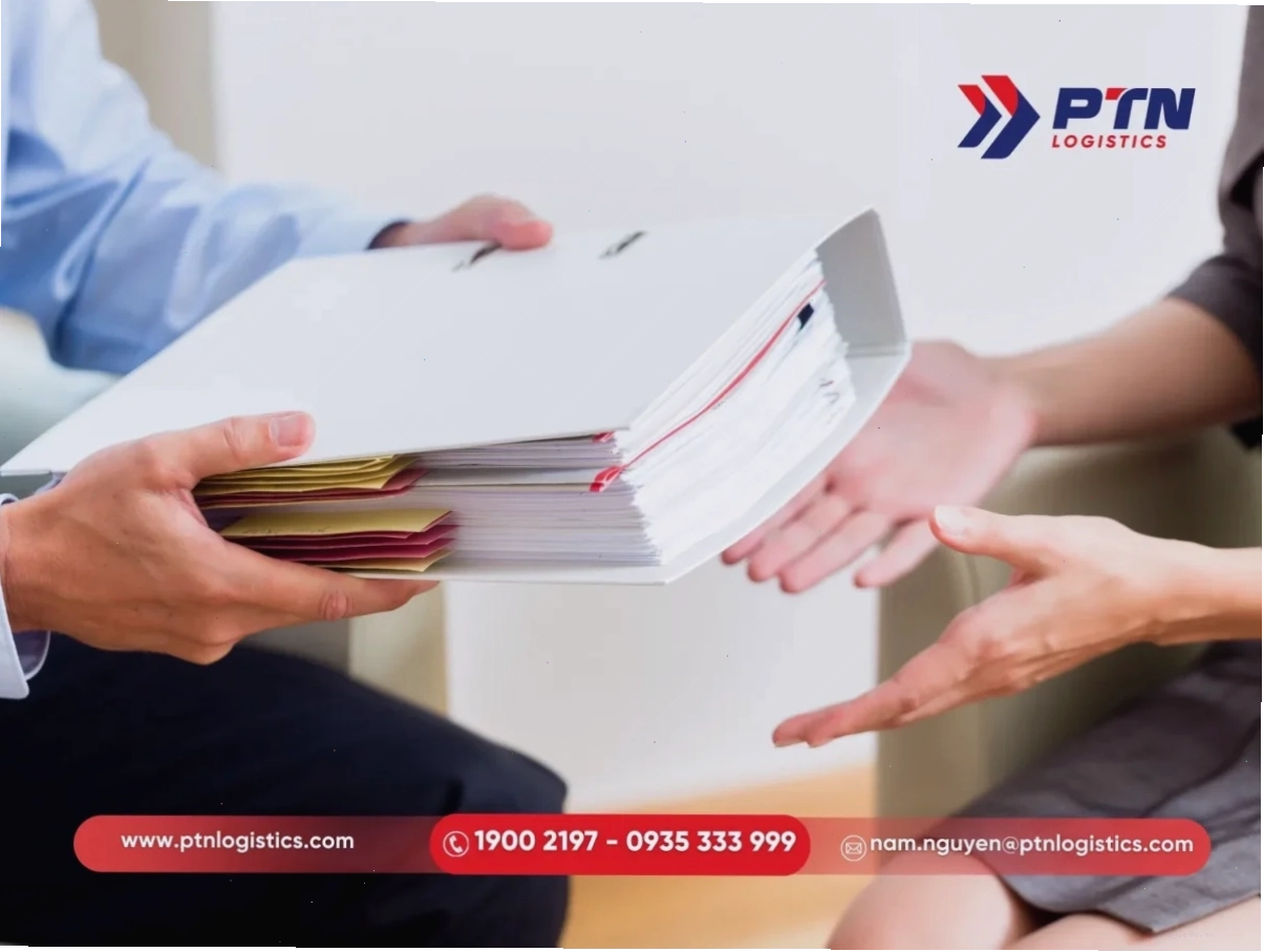 Khi làm việc tại kho CFS cần chuẩn bị bộ chứng từ đầy đủ